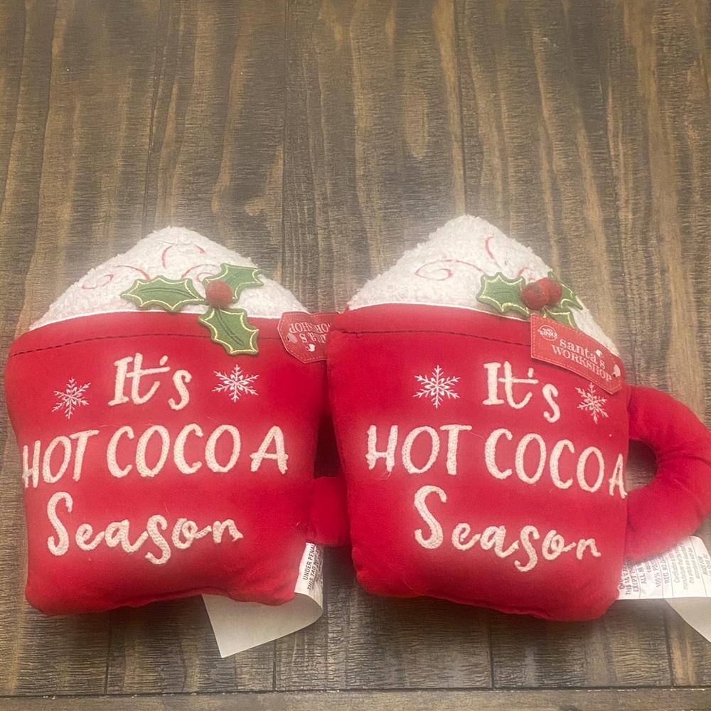 Christmas Hot Cocoa red Decorative Pillows